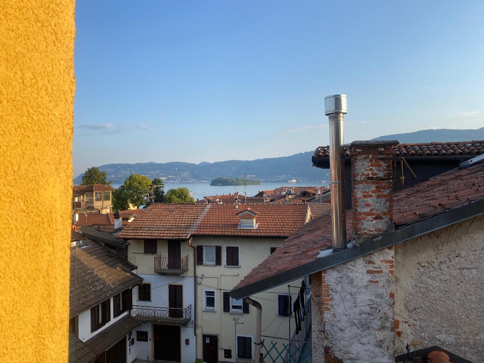 Penthouse Federico With Lake View - Residenza Silvana Вербания Экстерьер фото
